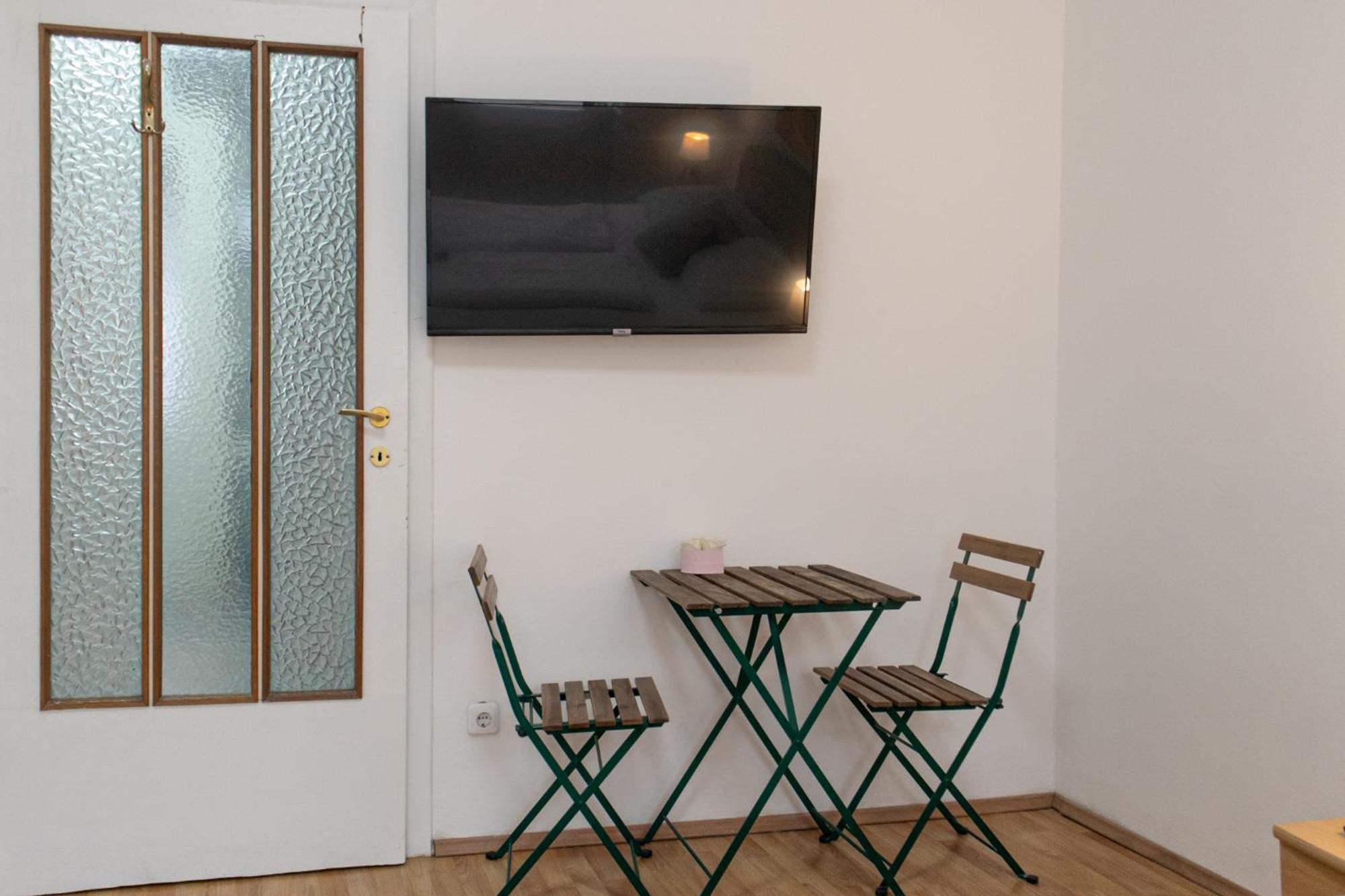 Budget City Stay - Near Wiener Stadthalle Ideal For Longstays Exterior foto