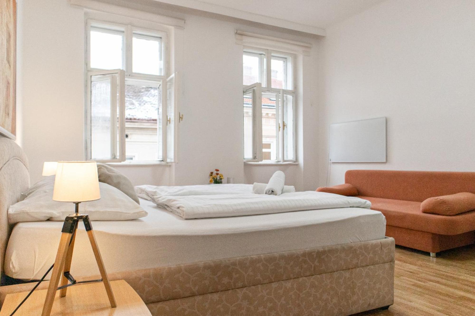 Budget City Stay - Near Wiener Stadthalle Ideal For Longstays Exterior foto