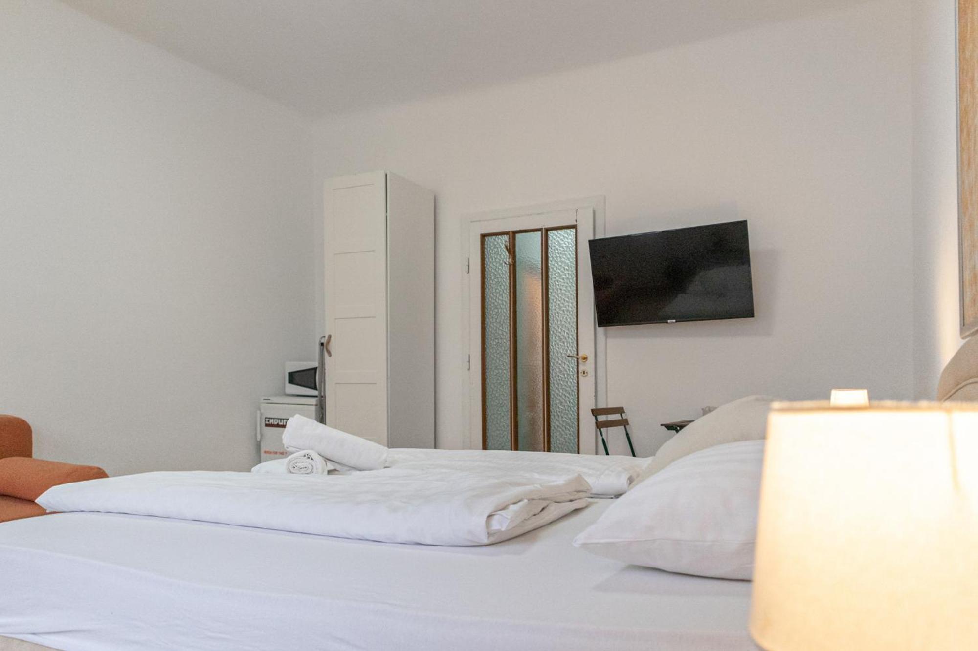 Budget City Stay - Near Wiener Stadthalle Ideal For Longstays Exterior foto